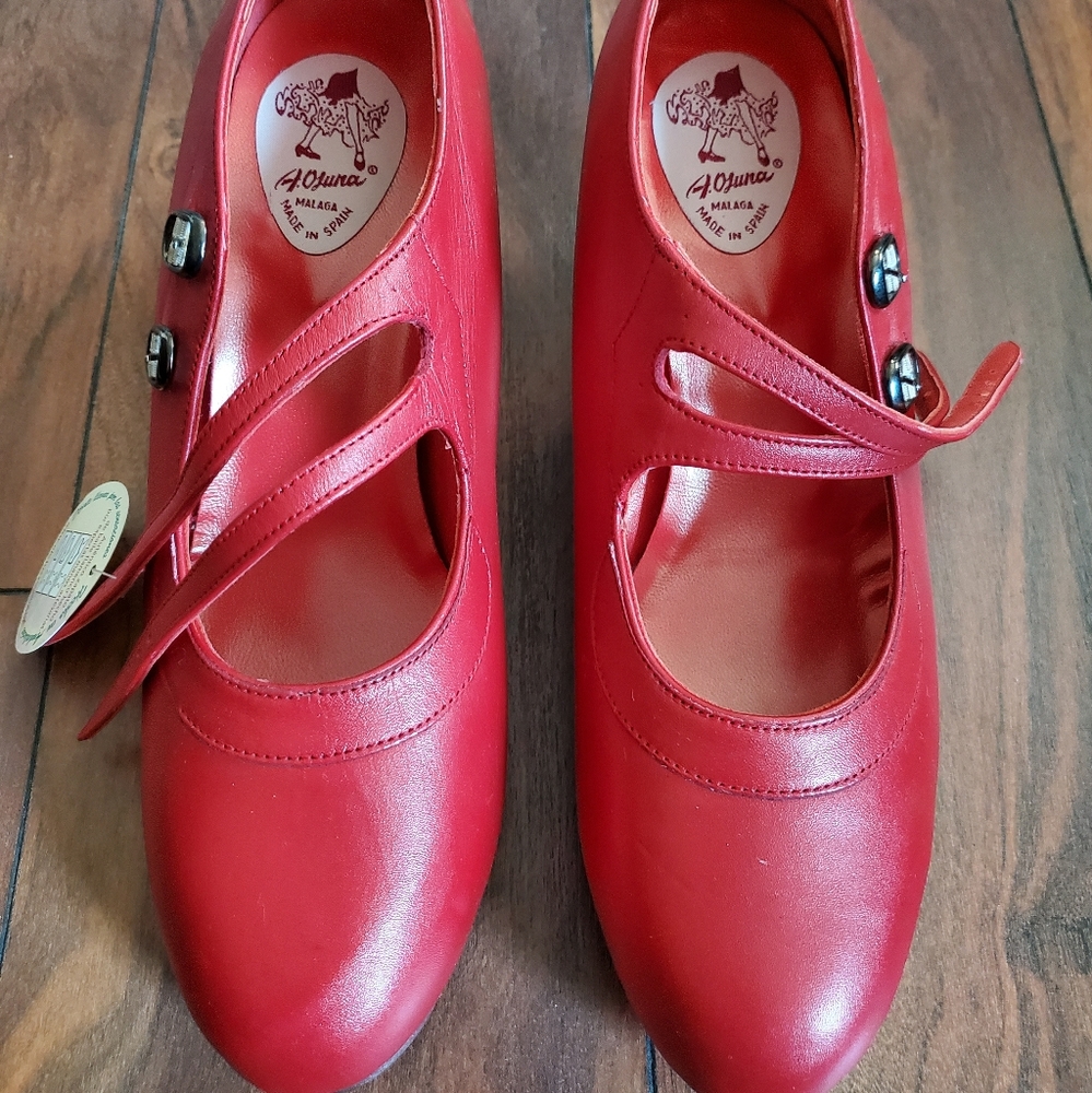 NWT  Professional Osuna flamenco heels with nails